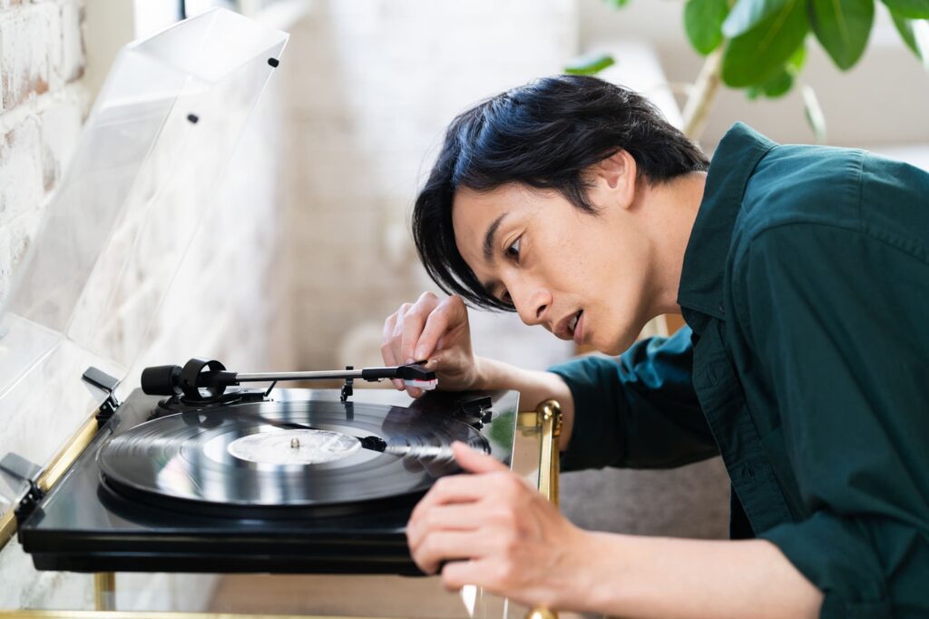 レコードの音割れってどうして起きるの？