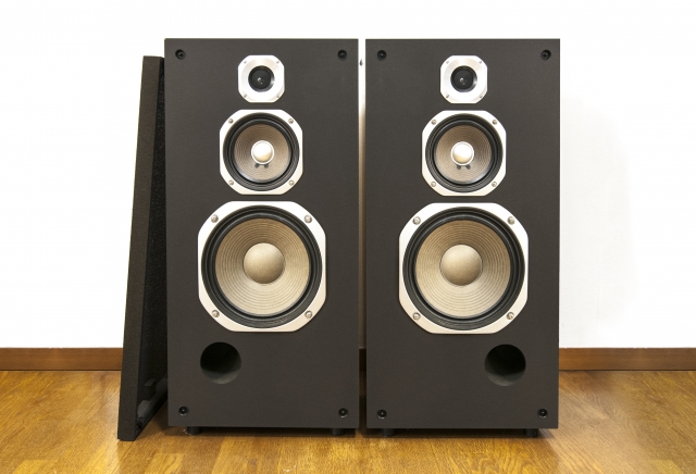 レコードのステレオはなぜ左右に分かれる？溝・45度方式・カートリッジ構造からわかる音が出る仕組み完全解説