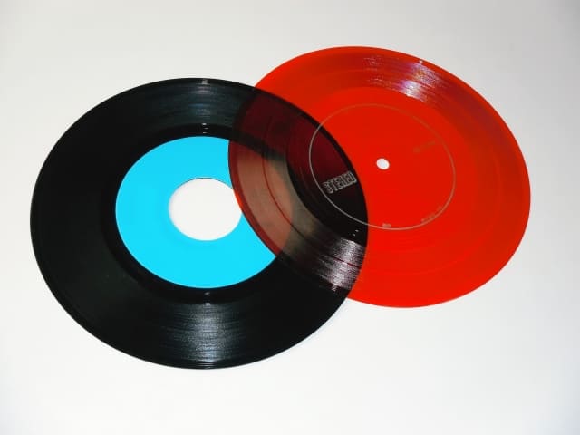 ソノシートとは？レコードとの違い・特徴・価値の見方をわかりやすく解説